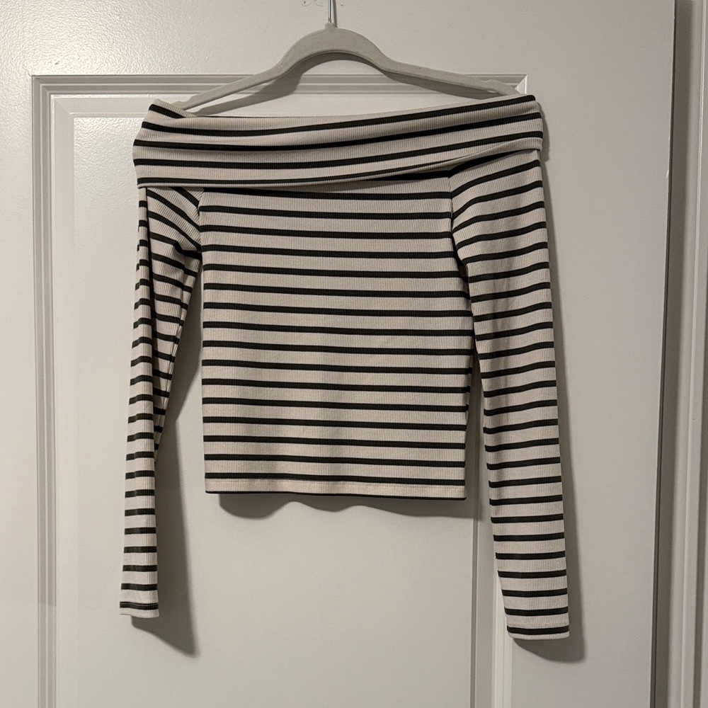 American Eagle Outfitters Black and White Striped Long Sleeve Top